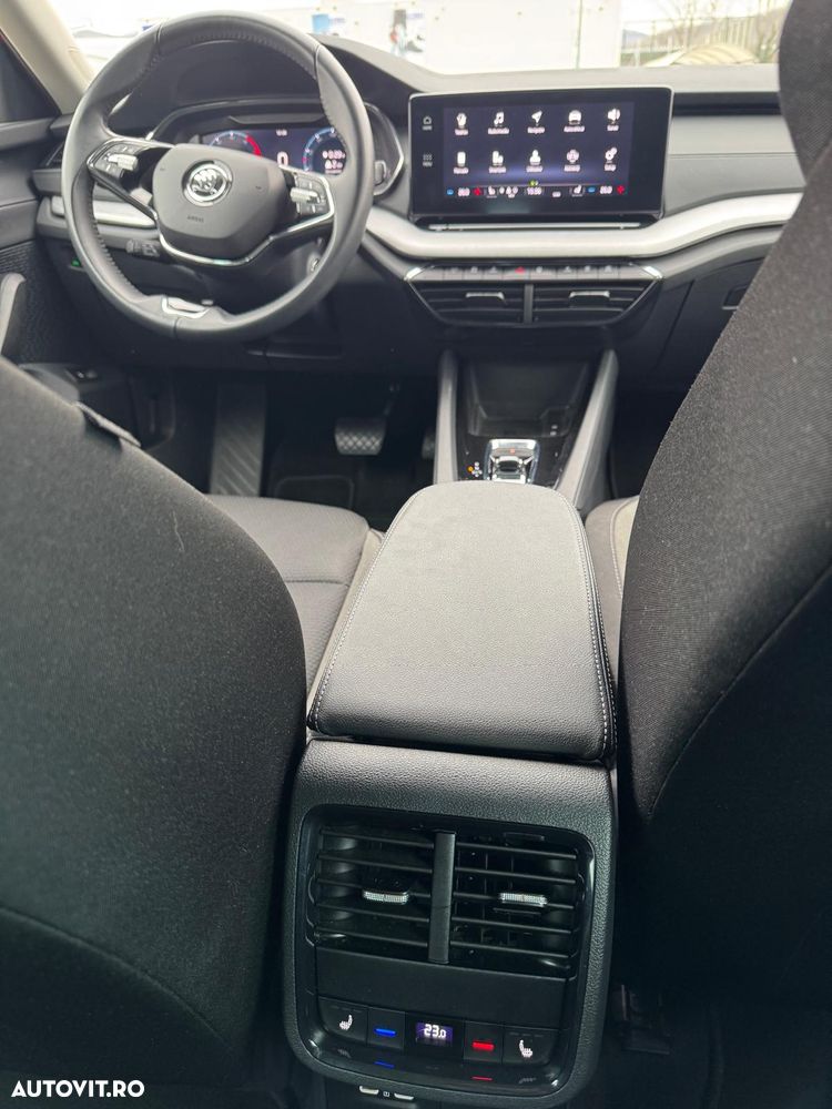 Skoda Octavia 2.0 TDI DSG Tour - 35