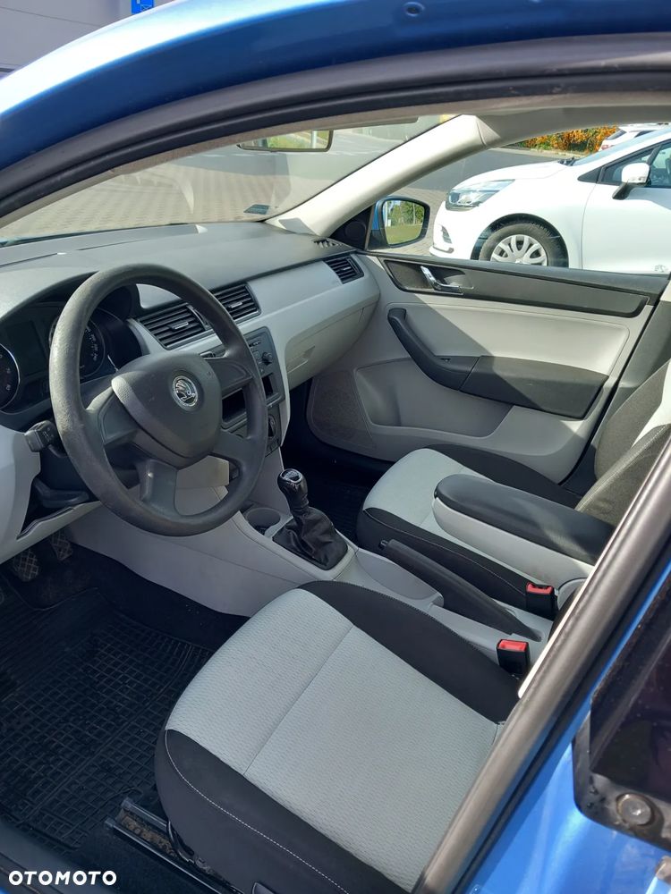 Skoda RAPID 1.2 TSI Ambition - 9
