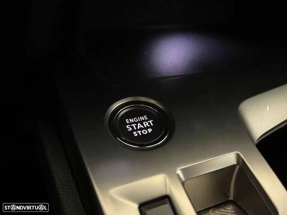 Peugeot 308 SW BlueHDi 130 EAT8 Stop & Start Active — fotografia 28