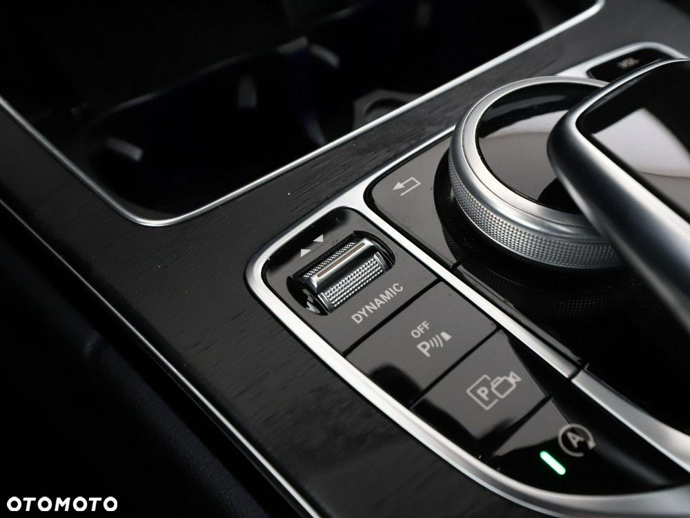 Mercedes-Benz Klasa C 220 d 9G-TRONIC AMG Line - 33