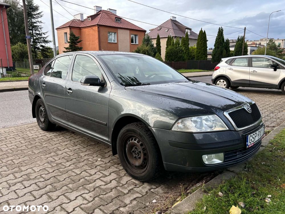Skoda Octavia 1.6 FSI Ambiente - 2