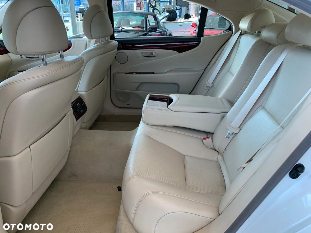 Lexus LS 460 Prestige - 22