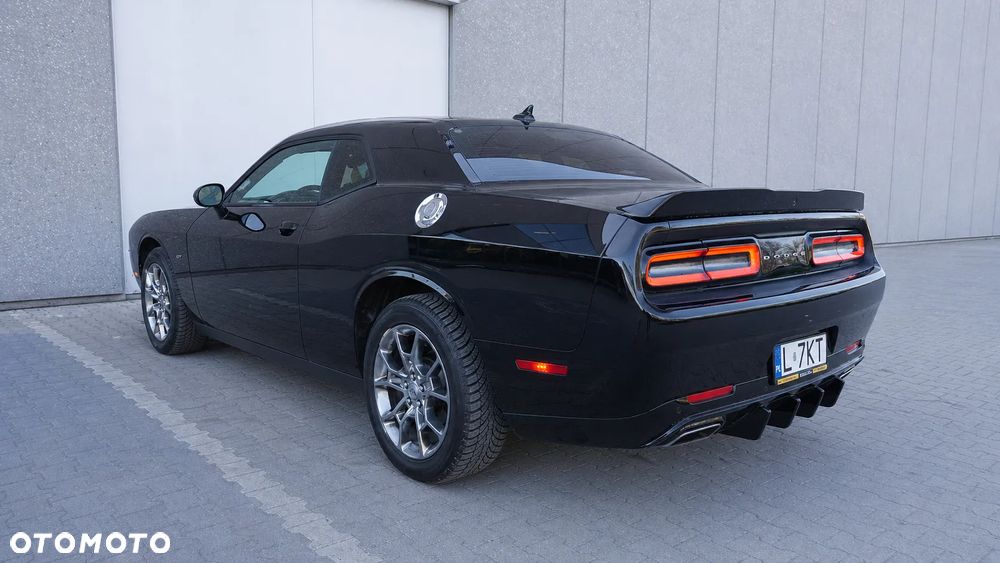 Dodge Challenger - 5