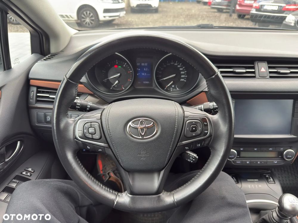 Toyota Avensis 2.0 D-4D Prestige - 25