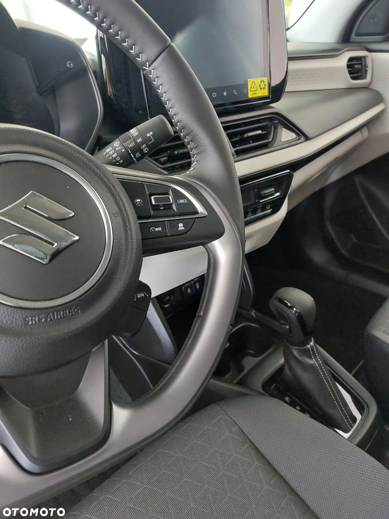 Suzuki Swift 1.2 Dualjet SHVS Premium Plus CVT - 9