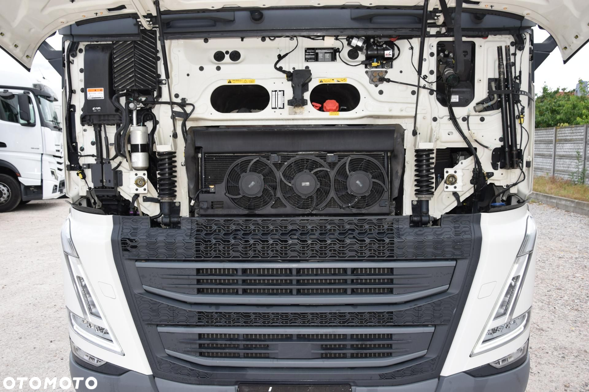 Volvo FH 460 Globetrotter XL i-Save I-ParkCool - 19