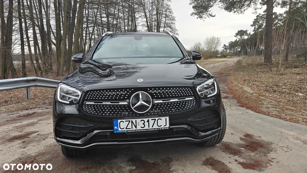 Mercedes-Benz GLC 300 4Matic 9G-TRONIC AMG Line - 3
