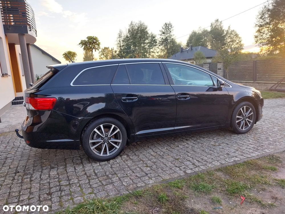 Toyota Avensis 2013 photo 4