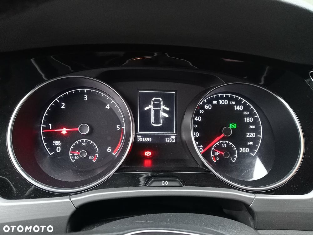 Volkswagen Touran 2.0 TDI SCR (BlueMotion Technology) DSG Comfortline - 21