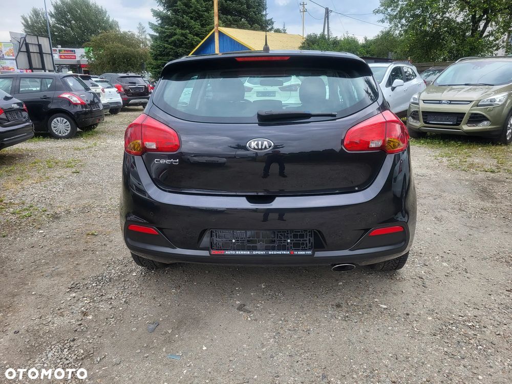 Kia Ceed 1.4 CVVT Dream-Team Edition - 10