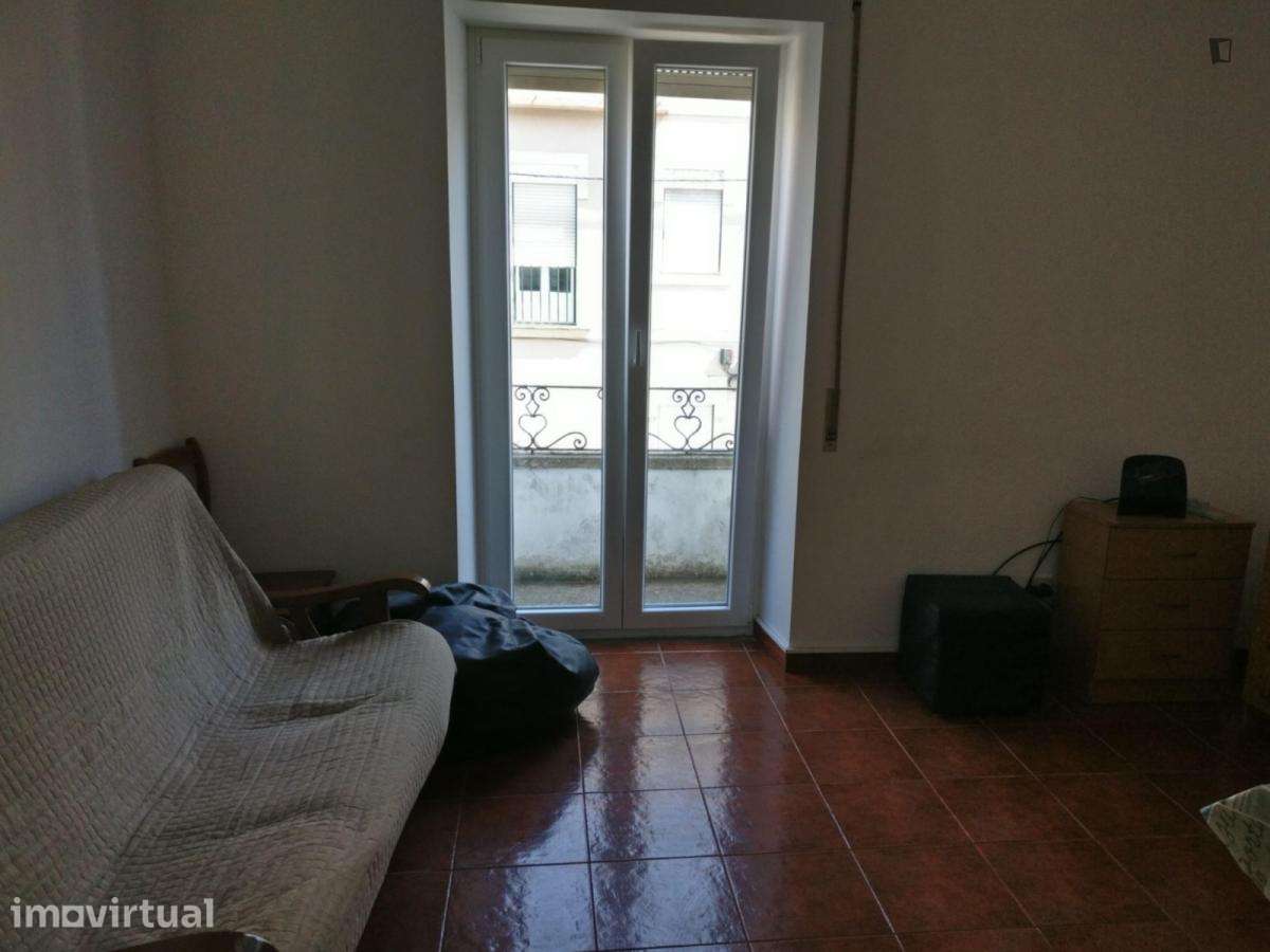 Quarto - localizado em Montes Claros Coimbra - Grande imagem: 2/18