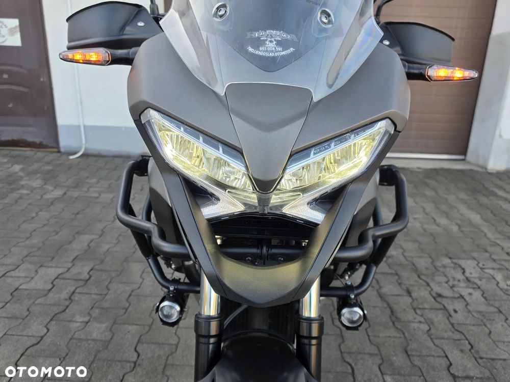 Honda VFR - 27