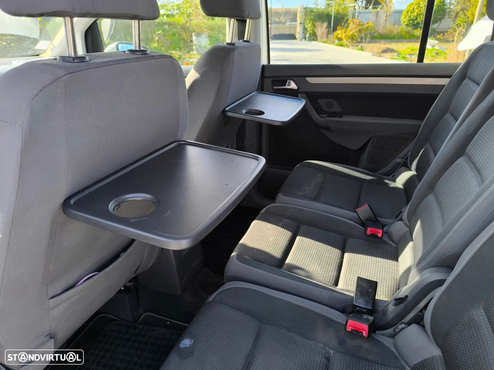 VW Touran 1.9 TDi Highline BlueM. 7L - 9