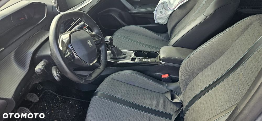Peugeot 2008 BlueHDi 110 Allure - 11