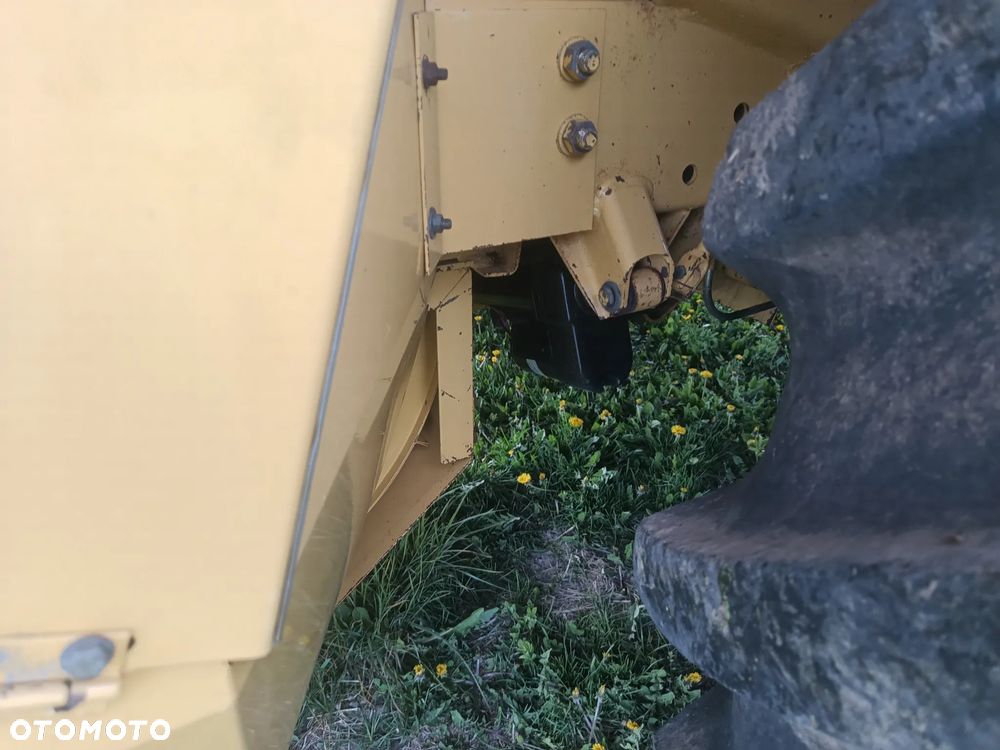 New Holland TX 65 Plus - 27