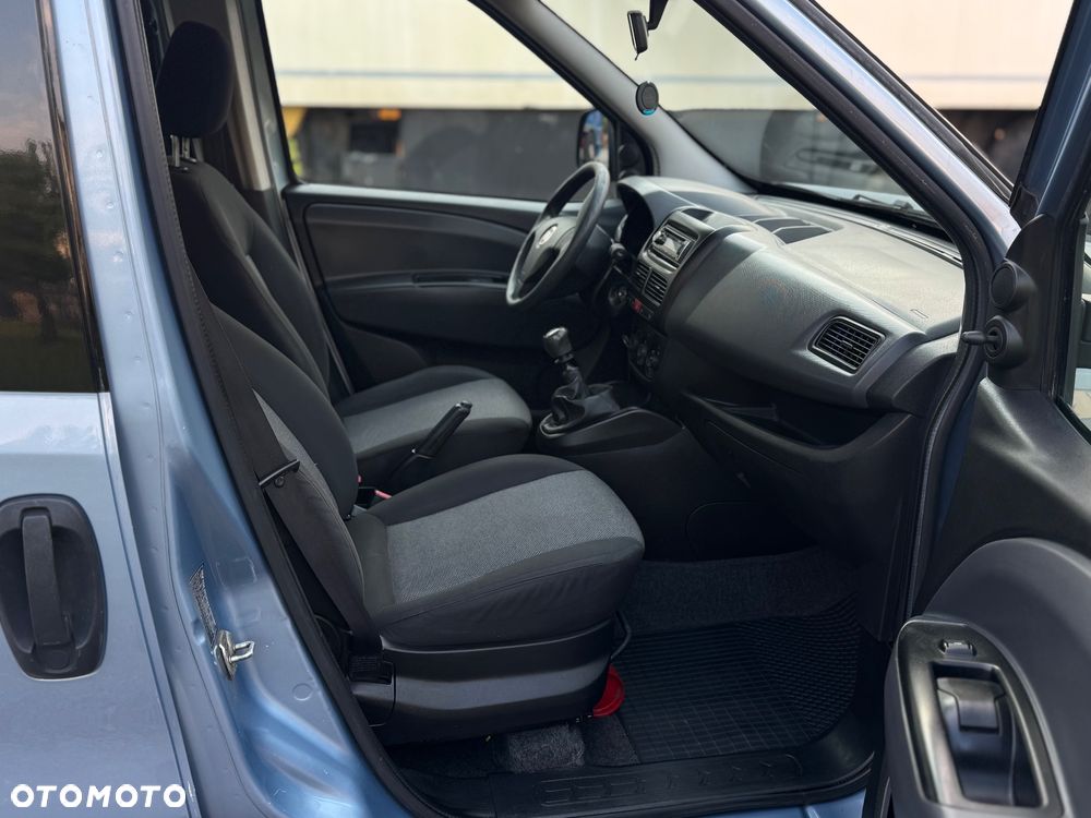 Fiat Doblo 1.4 16V Easy - 10