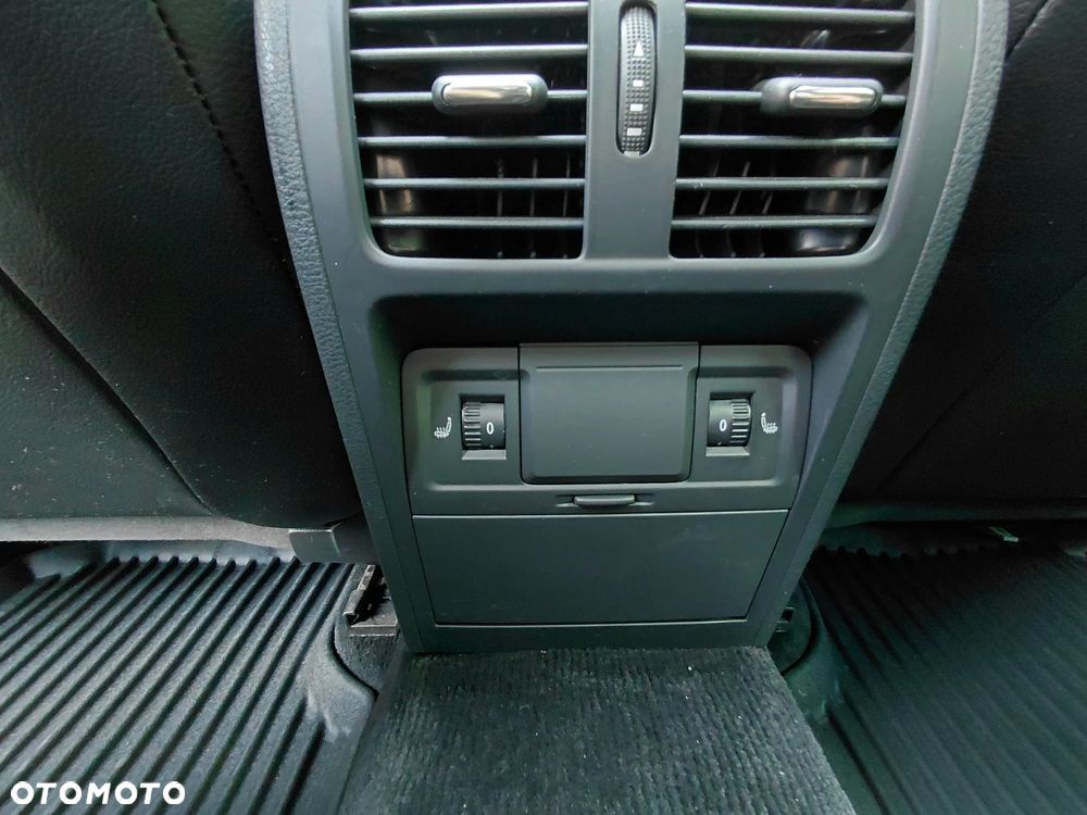 Volkswagen Passat - 13