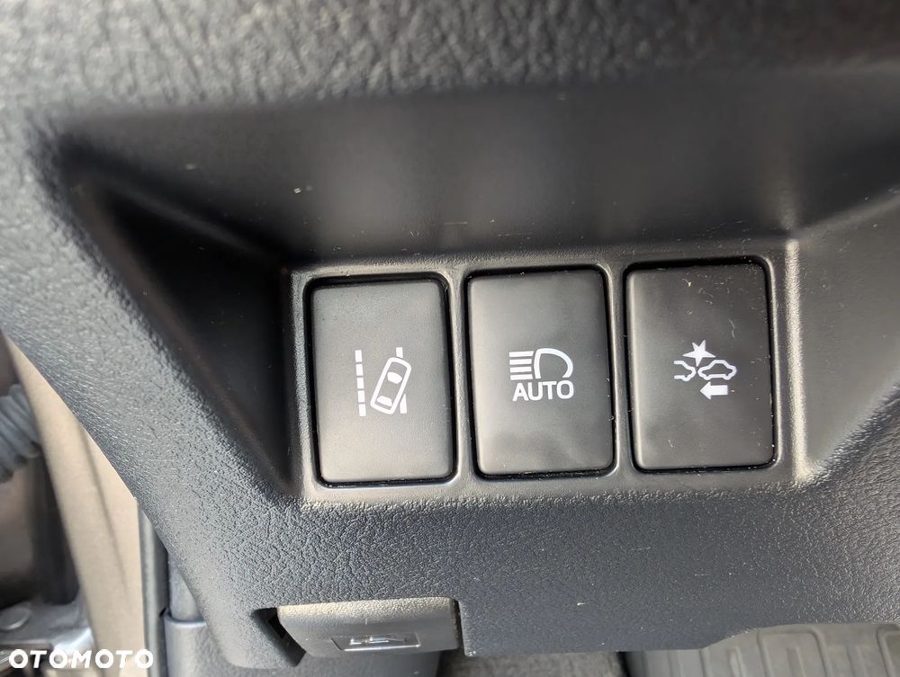 Toyota Yaris Hybrid 100 Selection Passion - 31