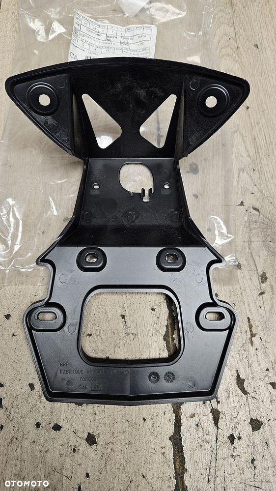 Wspornik tablicy Can-Am Spyder GS RS ST RSS  705002367 - 8