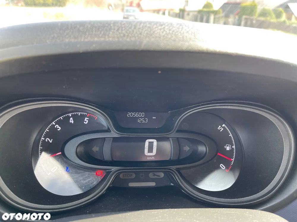 Opel Vivaro - 18