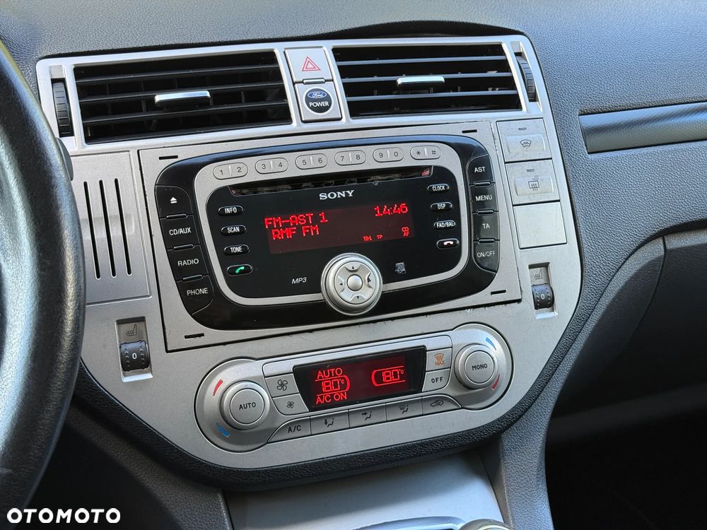 Ford Kuga - 33