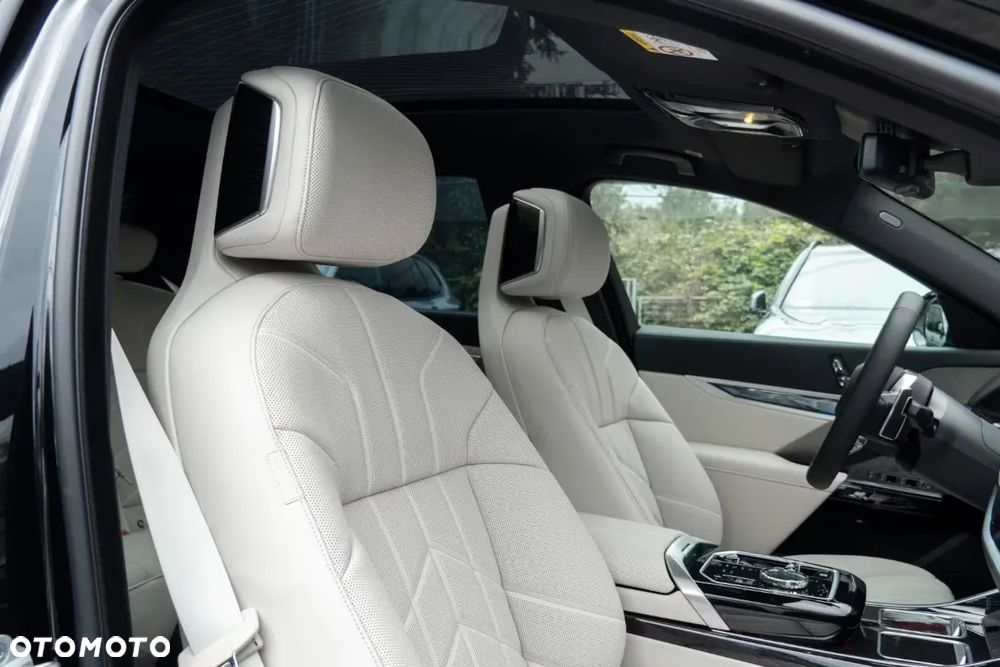 BMW Seria 7 - 23