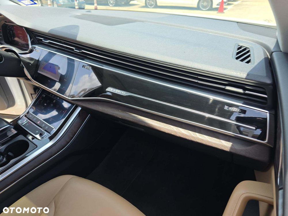 Audi Q8 55 TFSI mHEV Quattro Tiptronic - 8