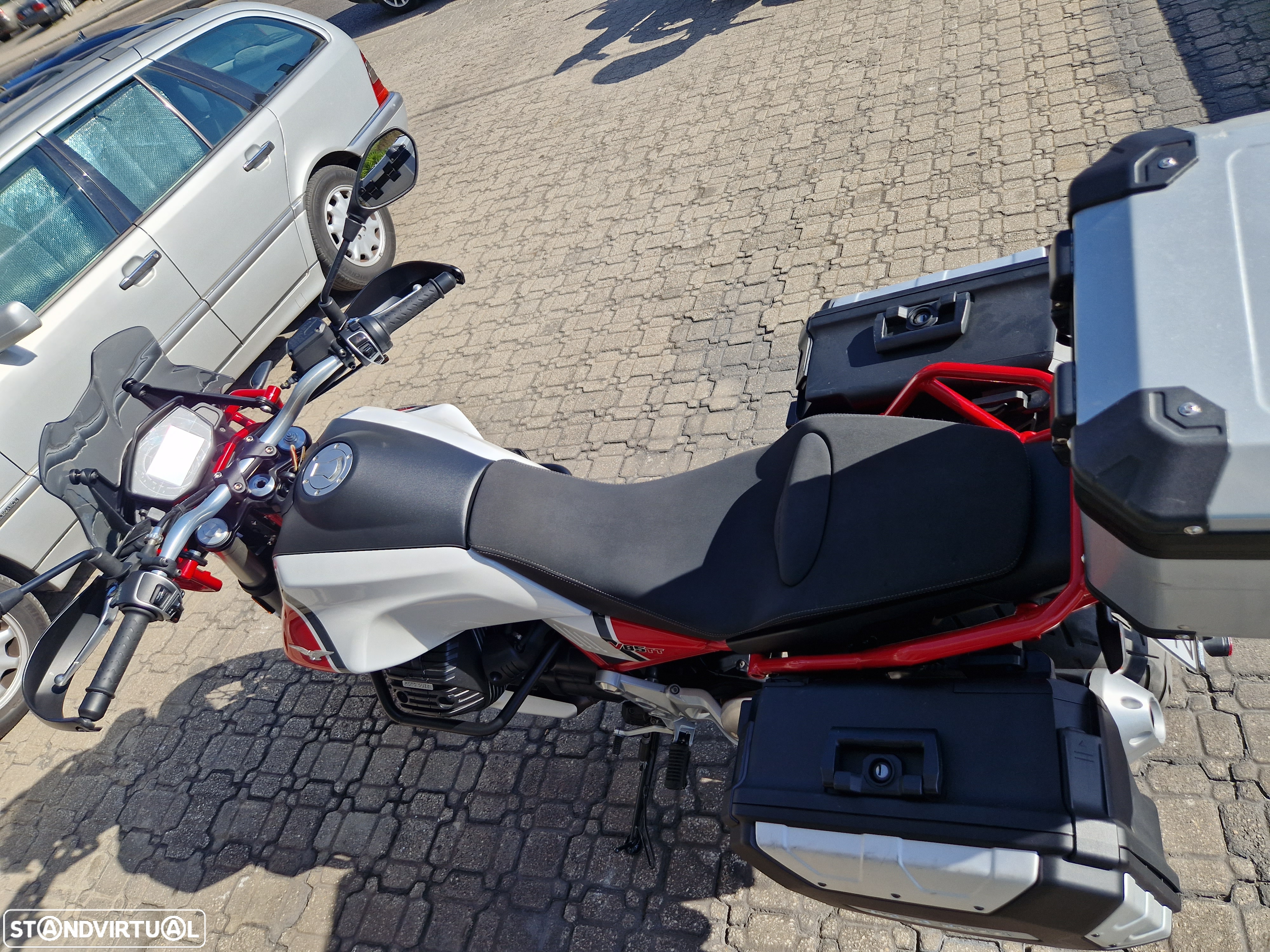Moto Guzzi V85 V85TT - 9