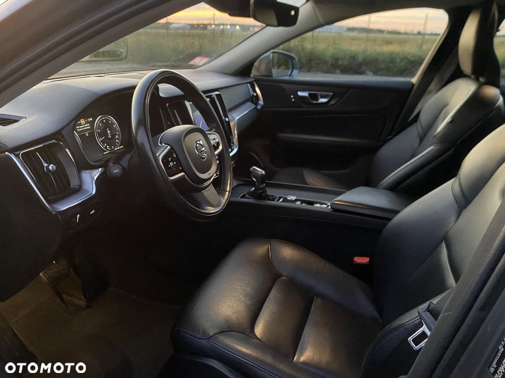 Volvo S60 T5 Momentum Pro - 27