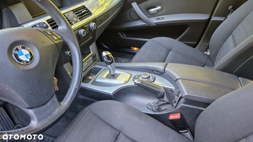 BMW Seria 5 525d - 8