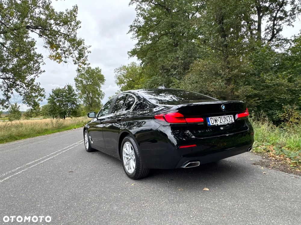 BMW Seria 5 520d xDrive MHEV - 9
