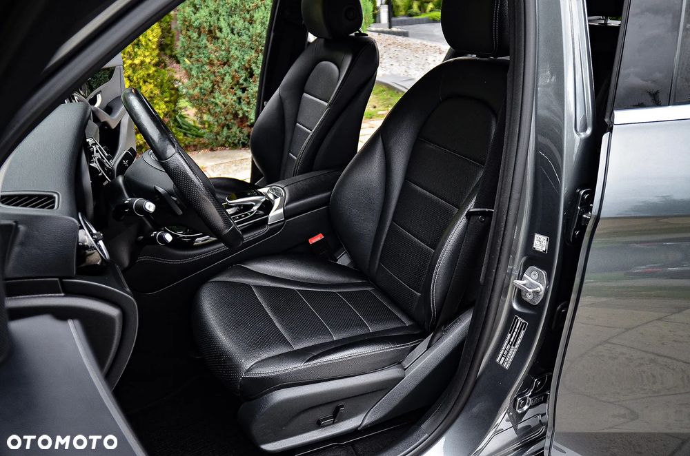 Mercedes-Benz GLC 250 4Matic 9G-TRONIC Exclusive - 27