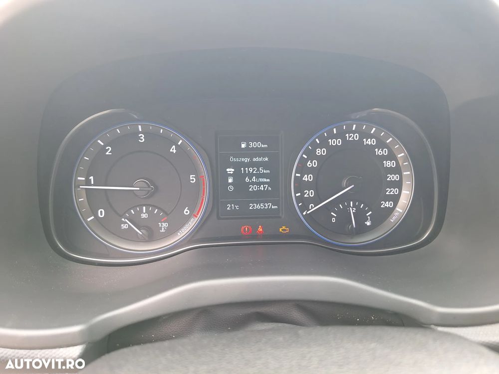 Hyundai KONA - 10