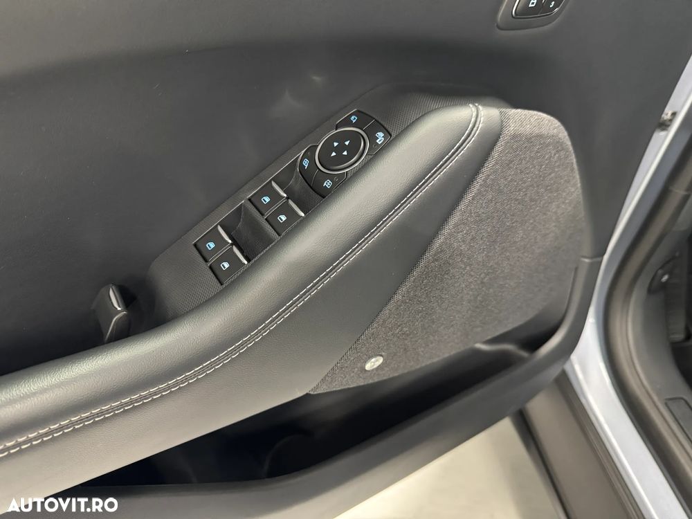 Ford Mustang Mach-E - 10