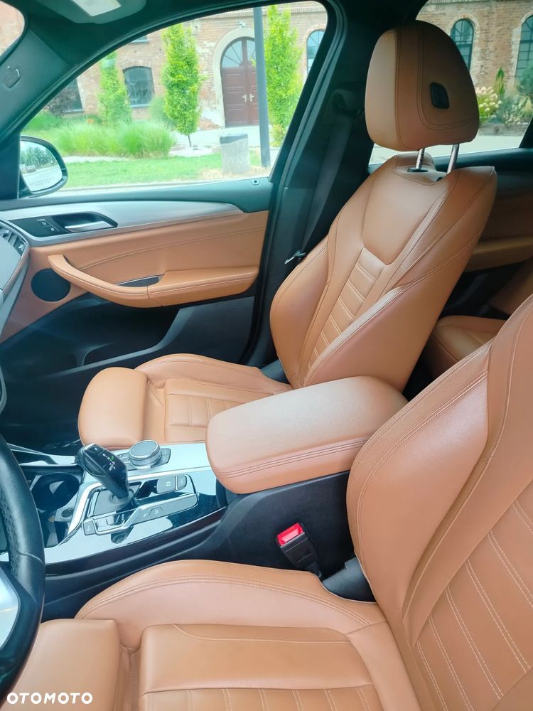 BMW X3 xDrive30i Luxury Line - 25