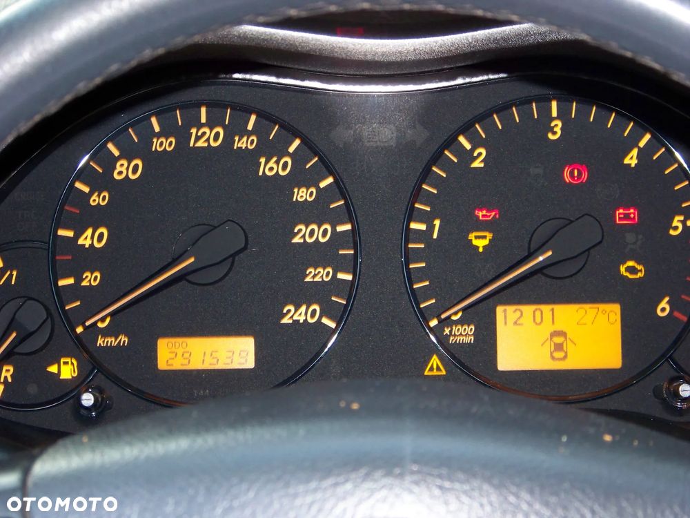 Toyota Avensis 2.0 D-4D - 18