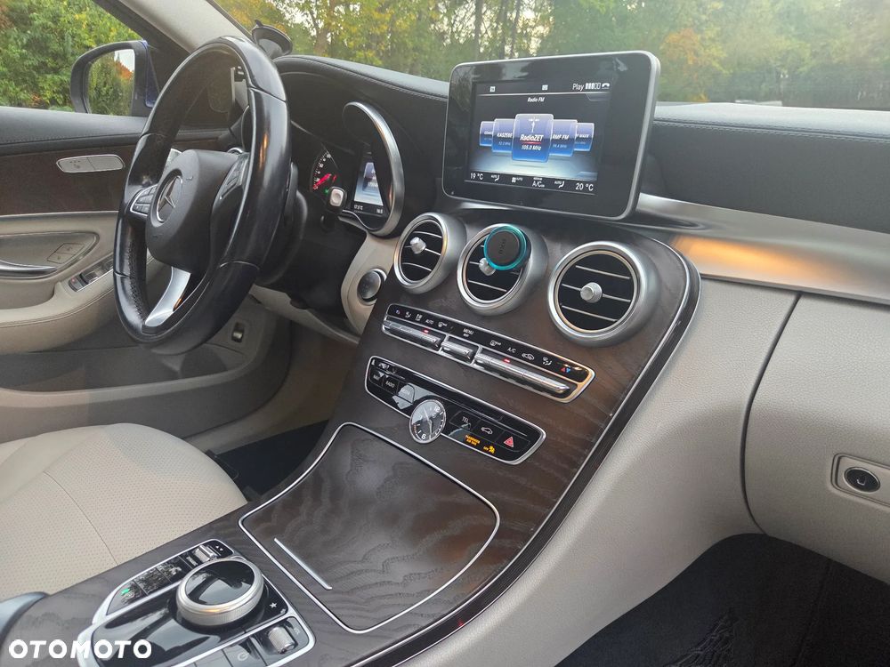 Mercedes-Benz Klasa C 200 4-Matic 7G-TRONIC - 18