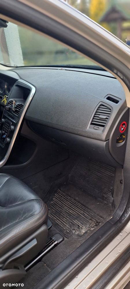 Volvo XC 60 D5 AWD Geartronic Momentum - 6