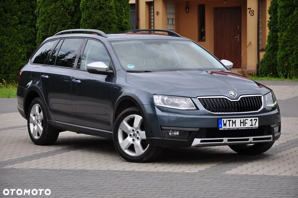 Skoda Octavia Combi 2.0 TDI 4x4 DSG Scout - 9