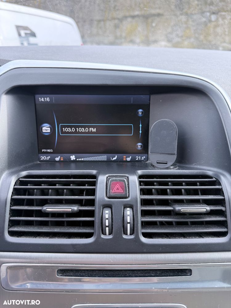 Volvo XC 60 2.4D AWD Momentum - 6