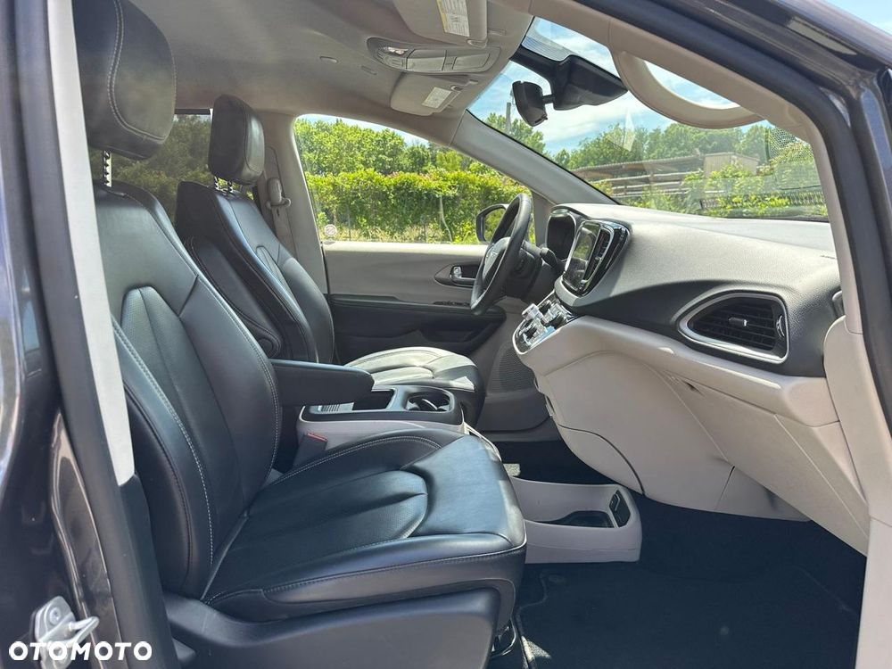 Chrysler Pacifica ver-3-6-limited - 15