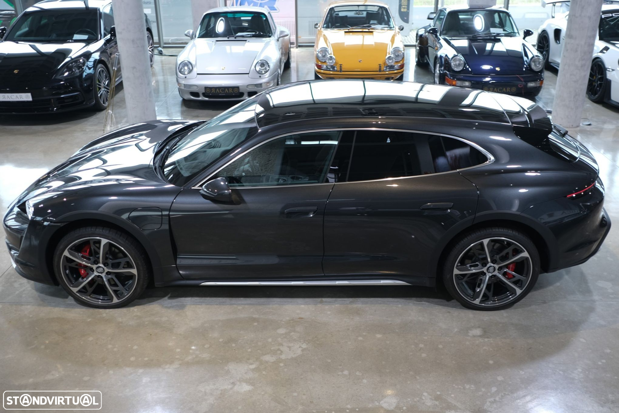 Porsche Taycan Cross Turismo 4S - 6