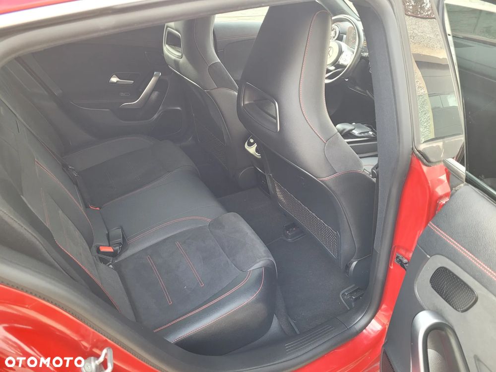 Mercedes-Benz CLA - 16