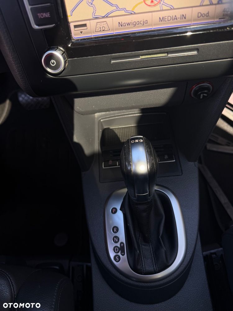 Volkswagen Touran 2.0 TDI DPF Highline DSG - 25