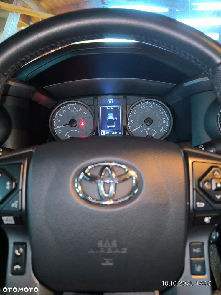 Toyota Tacoma - 10