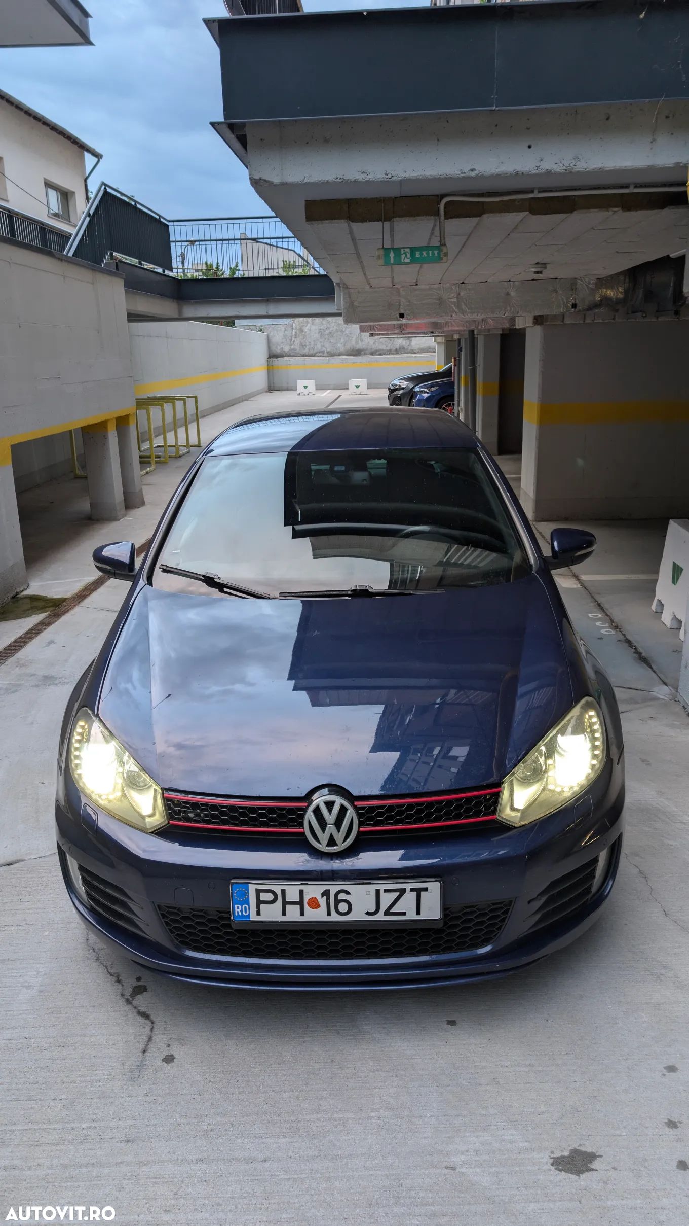 Volkswagen Golf 2.0 DPF GTD - 1