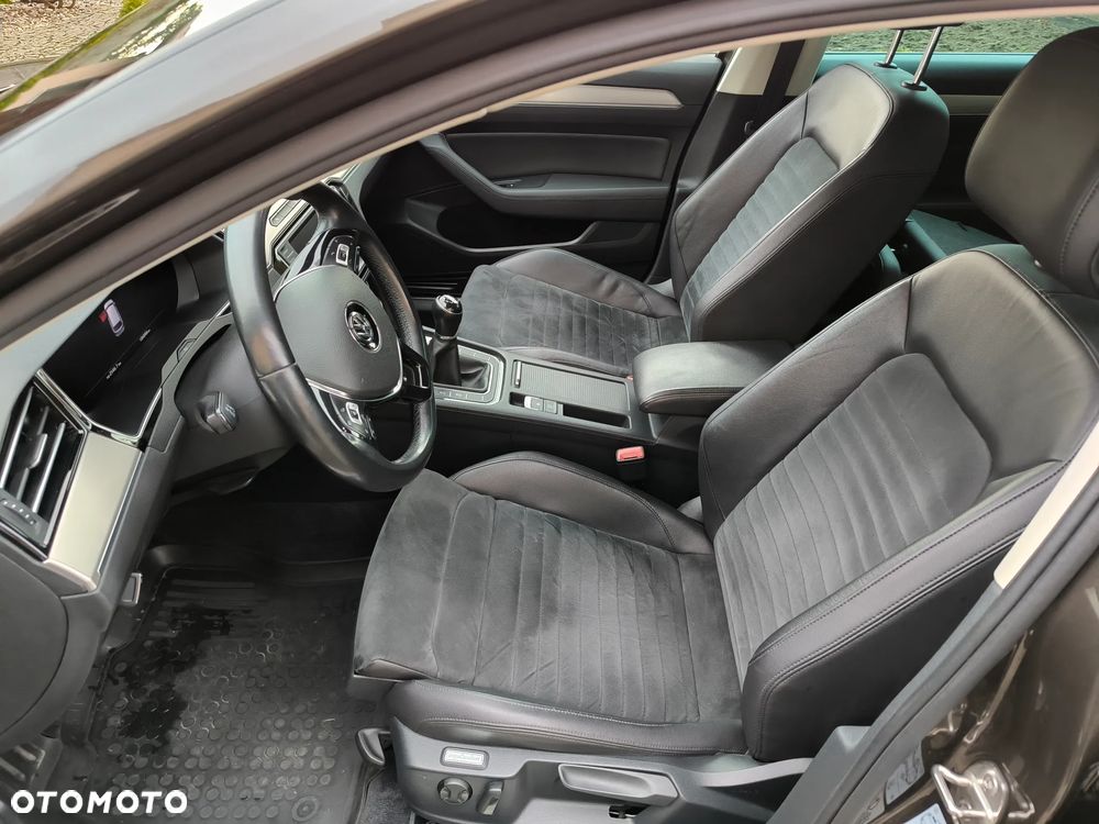 Volkswagen Passat 2.0 TDI BMT Highline - 23