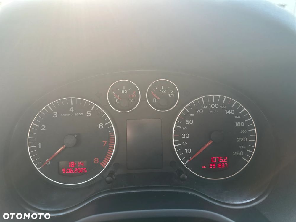Audi A3 3-drzwiowe 1.6 Ambiente - 12