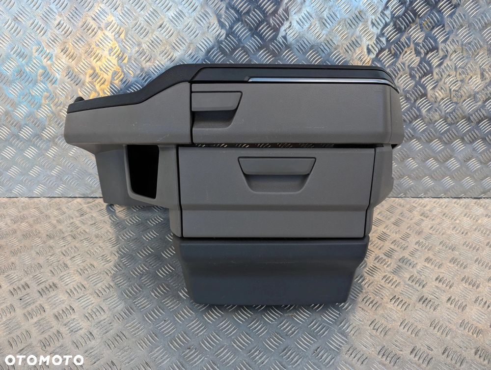 PÓŁKA SZUFLADA KOKPITU NA TUNEL ŚRODKOWY SCANIA S NTG - 2