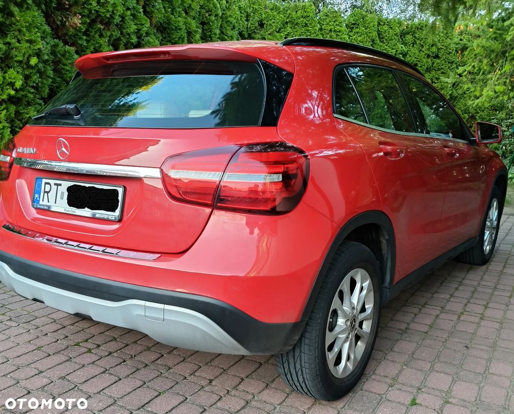 Mercedes-Benz GLA 180 7G-DCT Style - 4